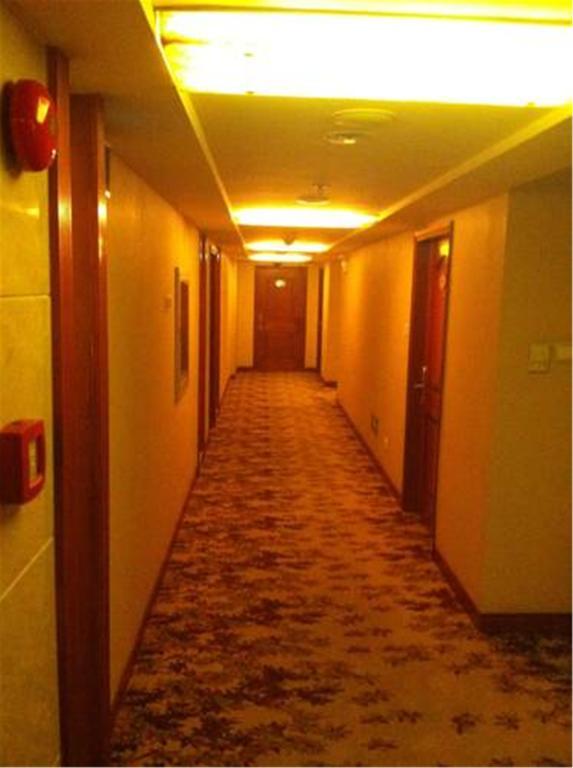 シャンクシ ビジネス ホテル 上海市 エクステリア 写真